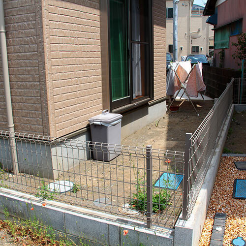 土の状態のお庭