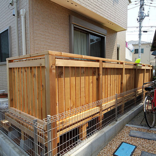 お庭にウッドデッキを施工