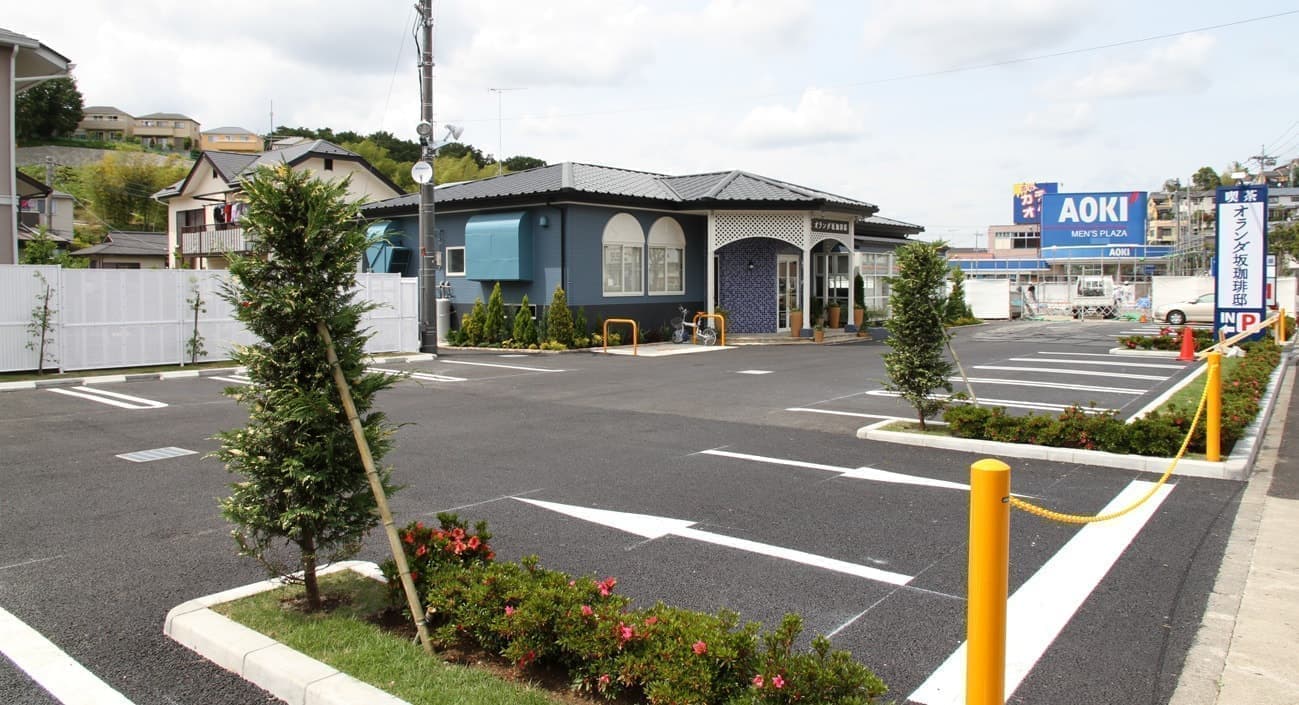 広い駐車場