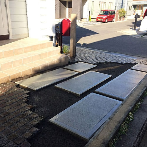 動きのある石張り