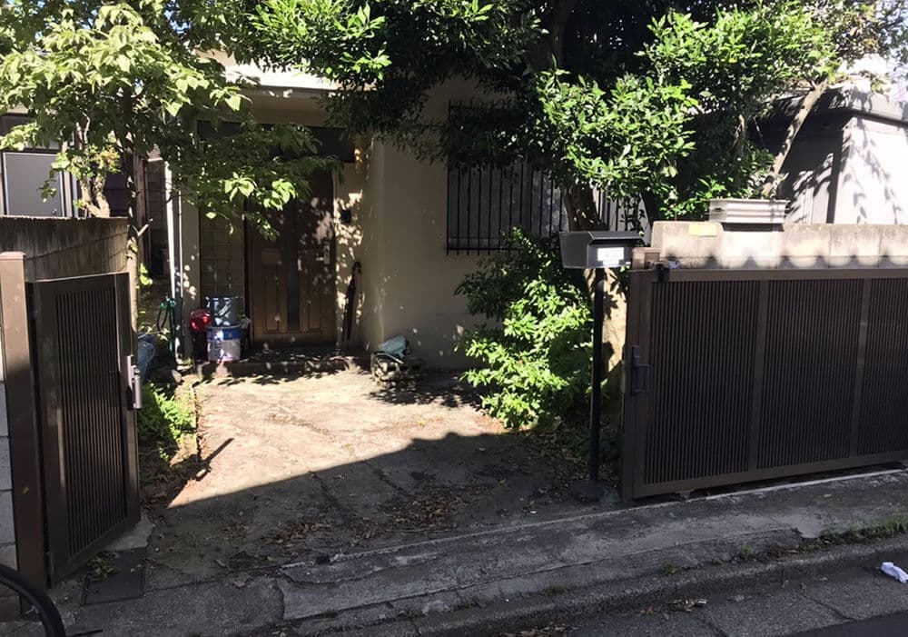 伸縮門扉
