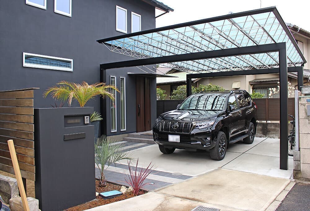 カーポートの映えるシンプルモダンなオープン外構