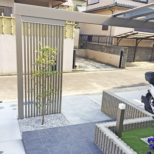 スカイリード、格子
